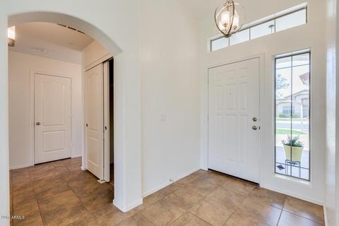 2318 E Austin Dr, Gilbert, AZ 85296 photo 4