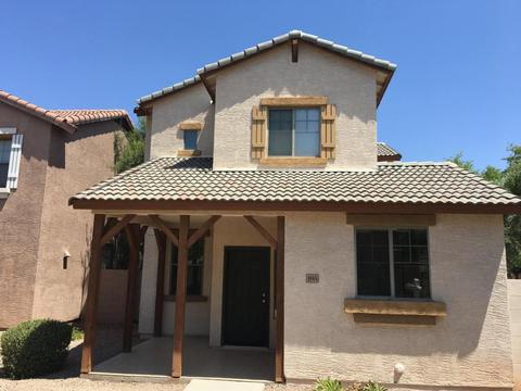 1945 Emily Ln, Gilbert, AZ 85295 photo 1