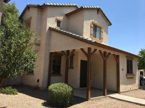 1945 Emily Ln, Gilbert, AZ 85295 photo 2