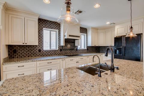 552 N Falcon Dr, Gilbert, AZ 85234 photo 32