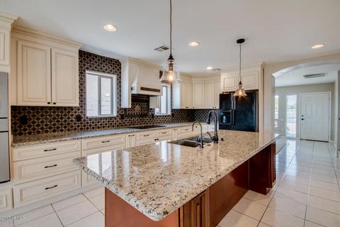 552 N Falcon Dr, Gilbert, AZ 85234 photo 31