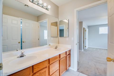552 N Falcon Dr, Gilbert, AZ 85234 photo 49