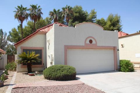 1521 E Laurel Ave, Gilbert, AZ 85234 photo 1