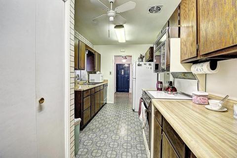 2031 E Cheery Lynn Rd, Phoenix, AZ 85016 photo 6