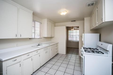 911 E San Juan Ave, Phoenix, AZ 85014 photo 9