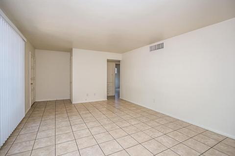 911 E San Juan Ave, Phoenix, AZ 85014 photo 5