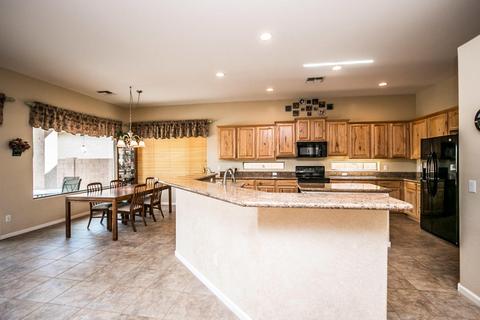 3826 E Meadowview Dr, Gilbert, AZ 85298 photo 5