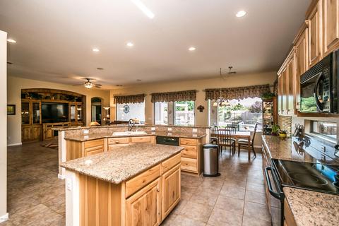 3826 E Meadowview Dr, Gilbert, AZ 85298 photo 8