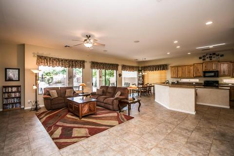 3826 E Meadowview Dr, Gilbert, AZ 85298 photo 4