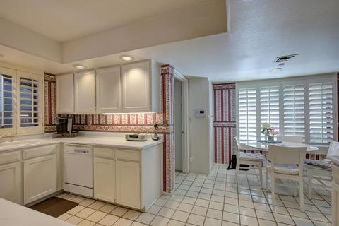 134 Echo Ln, Phoenix, AZ 85020 photo 10