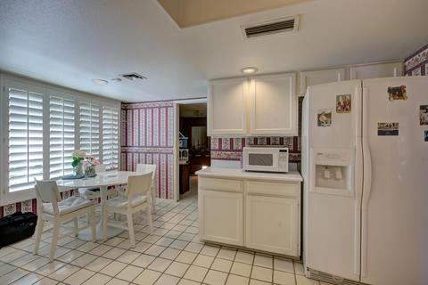 134 Echo Ln, Phoenix, AZ 85020 photo 13