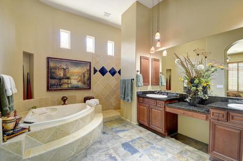 3530 E Robin Ln, Phoenix, AZ 85050 photo 25