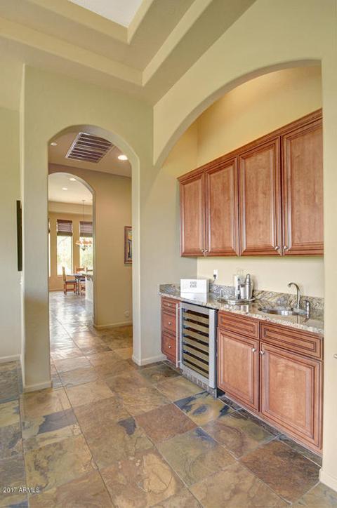 3530 E Robin Ln, Phoenix, AZ 85050 photo 12