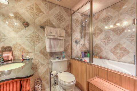 4613 N 80th Dr, Phoenix, AZ 85033 photo 21