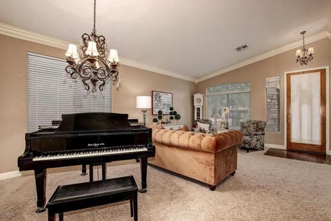 1689 E Tradewind Ct, Gilbert, AZ 85234 photo 5
