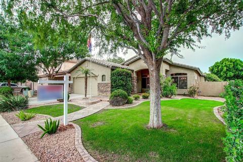 1689 E Tradewind Ct, Gilbert, AZ 85234 photo 3