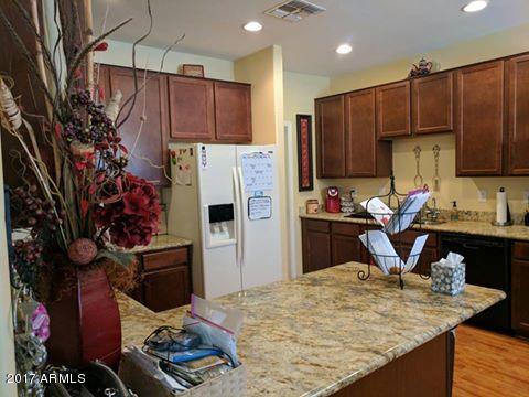 950 S Wallrade Ln, Gilbert, AZ 85296 photo 5