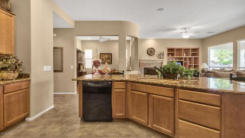 4520 E Carob Dr, Gilbert, AZ 85298 photo 17