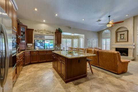 1125 W Iris Dr, Gilbert, AZ 85233 photo 9