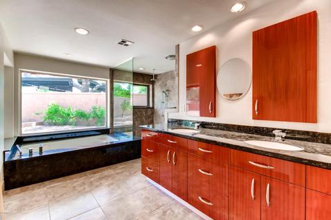 5844 N 45th Pl, Phoenix, AZ 85018 photo 12