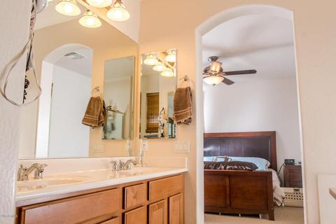 2887 E Kelly Dr, Gilbert, AZ 85298 photo 14