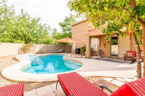 1081 S Hazel Ct, Gilbert, AZ 85296 photo 2