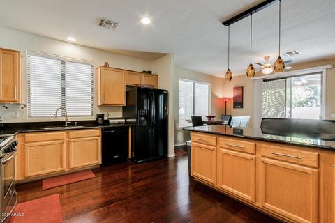 1081 S Hazel Ct, Gilbert, AZ 85296 photo 9