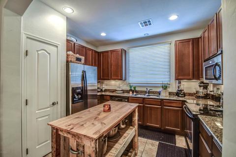 3887 E Sabra Ln, Gilbert, AZ 85296 photo 4