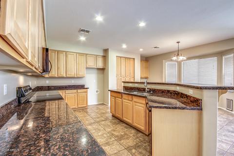 137 E Mary Ln, Gilbert, AZ 85295 photo 9