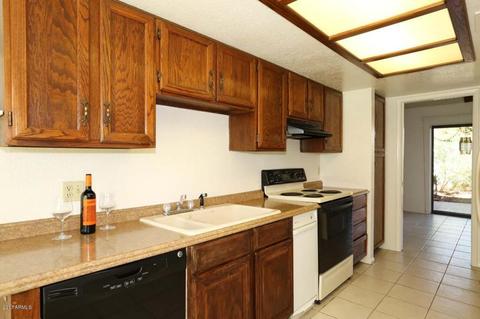 3076 E Cannon Dr, Phoenix, AZ 85028 photo 6