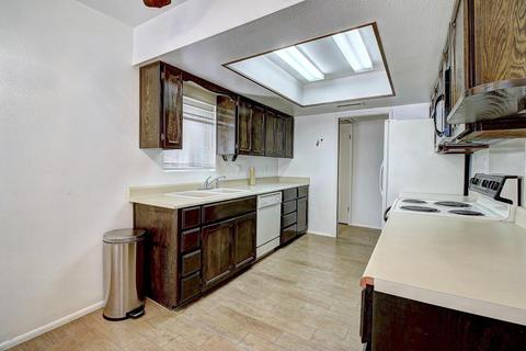 11 E Loma Ln, Phoenix, AZ 85020 photo 9