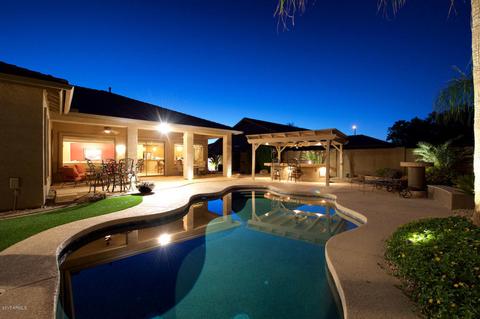 6687 S Crestview Dr, Gilbert, AZ 85298 photo 1