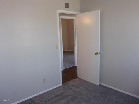2230 E Sheraton Ln, Phoenix, AZ 85040 photo 8