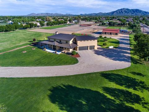 3637 E Brooks Farm Rd, Gilbert, AZ 85298 photo 4