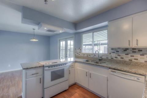 733 E Vaughn Dr, Tempe, AZ 85283 photo 2