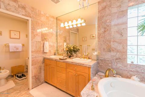 616 E Meadow Ln, Phoenix, AZ 85022 photo 8