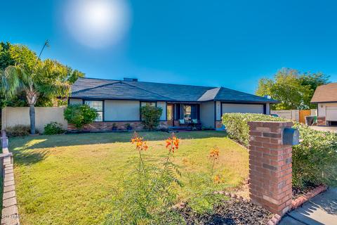 3137 E Capri Cir, Mesa, AZ 85204 photo 2