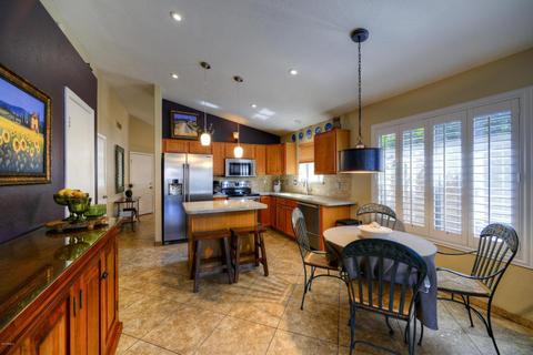 4717 E Abraham Ln, Phoenix, AZ 85050 photo 4