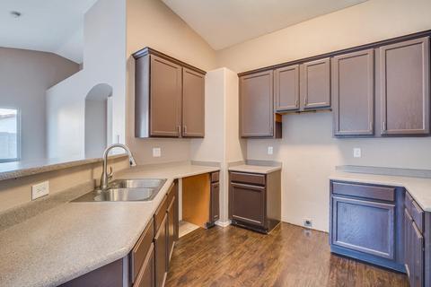 1017 E Grenadine Rd, Phoenix, AZ 85040 photo 3