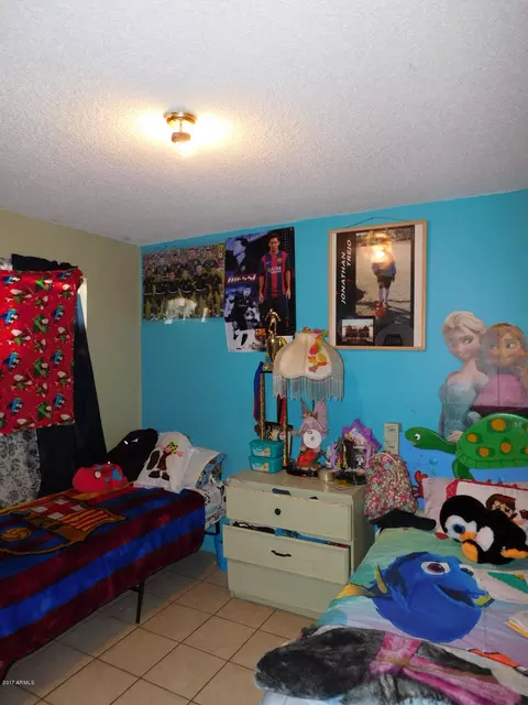 810 E Hazel Dr, Phoenix, AZ 85042 photo 4