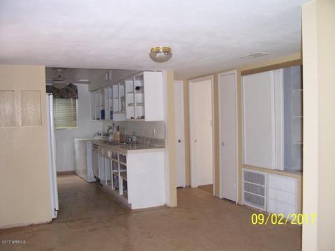 527 E La Mirada Dr, Phoenix, AZ 85042 photo 6