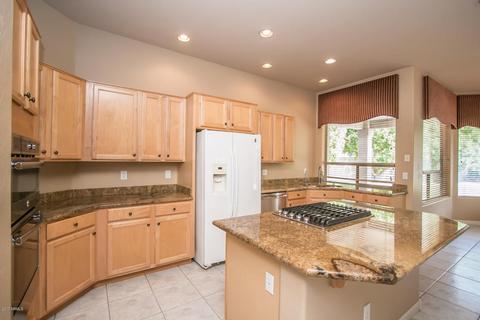 661 S Boulder Ct, Gilbert, AZ 85296 photo 2