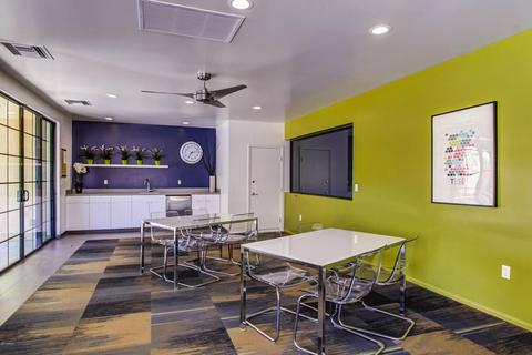 902 W Glendale Ave #208, Phoenix, AZ 85021 photo 2