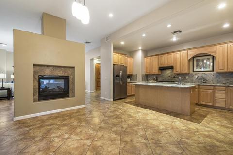 704 E Ocotillo Rd, Phoenix, AZ 85014 photo 9
