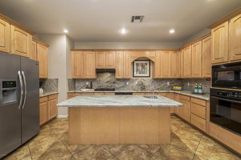 704 E Ocotillo Rd, Phoenix, AZ 85014 photo 4