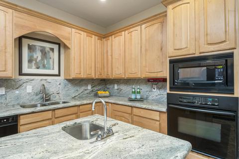 704 E Ocotillo Rd, Phoenix, AZ 85014 photo 12