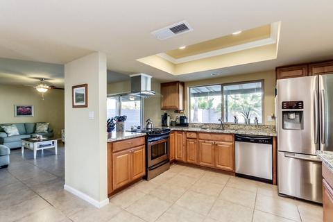 2086 E Greenway Dr, Tempe, AZ 85282 photo 6
