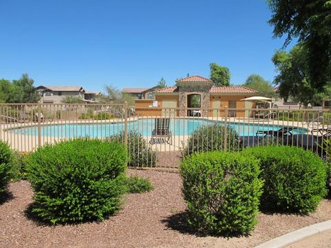1069 S Hawk Ln, Gilbert, AZ 85296 photo 3