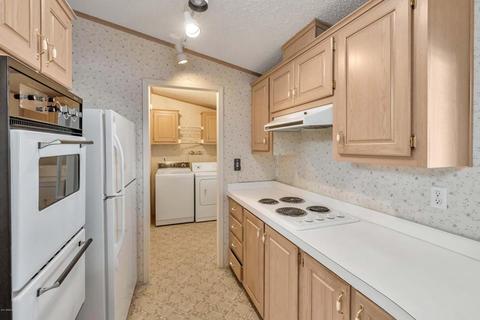 9751 E Flossmoor Ave, Mesa, AZ 85208 photo 7