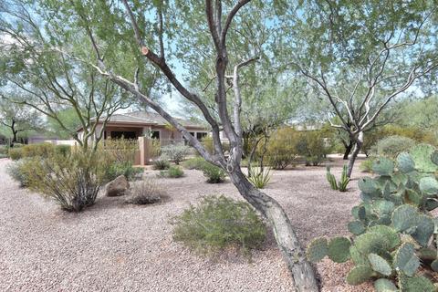 5044 E Robin Ln, Phoenix, AZ 85054 photo 17